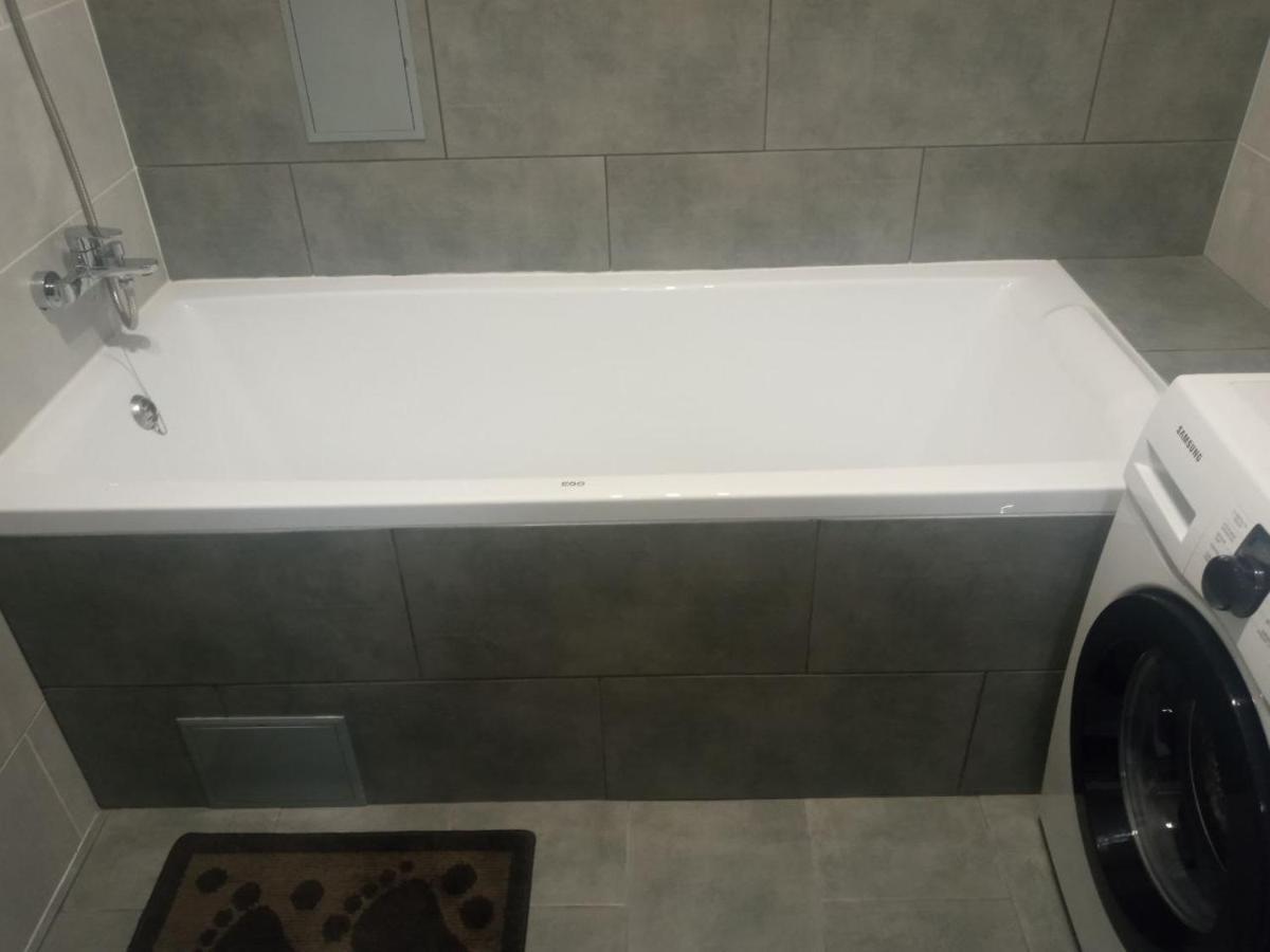 Apartment Edelweiss Oezjhorod Buitenkant foto