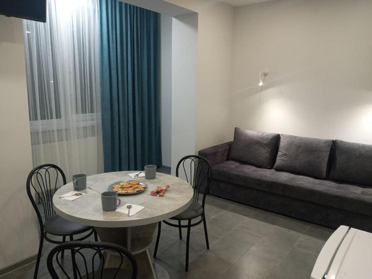Apartment Edelweiss Oezjhorod Buitenkant foto